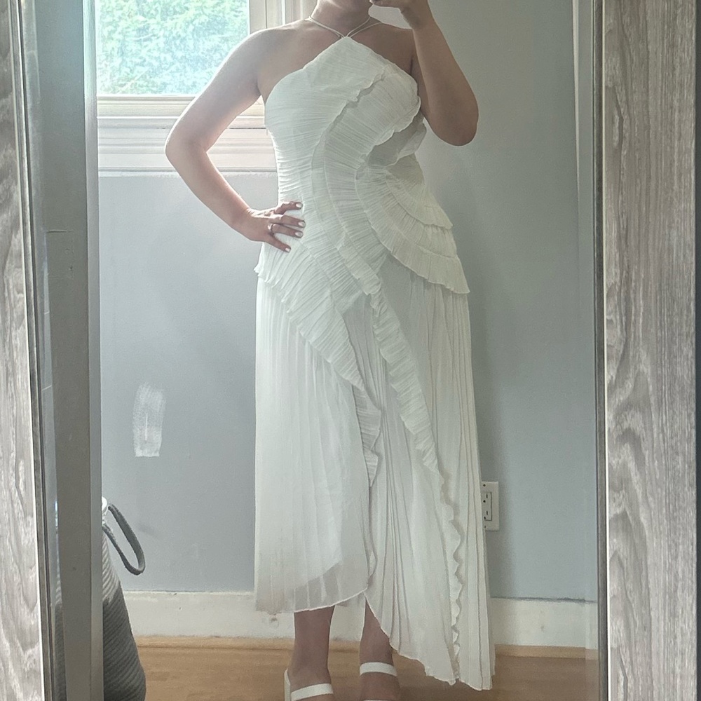 Elegant White Ruffled Dress - Picture 2 of 2